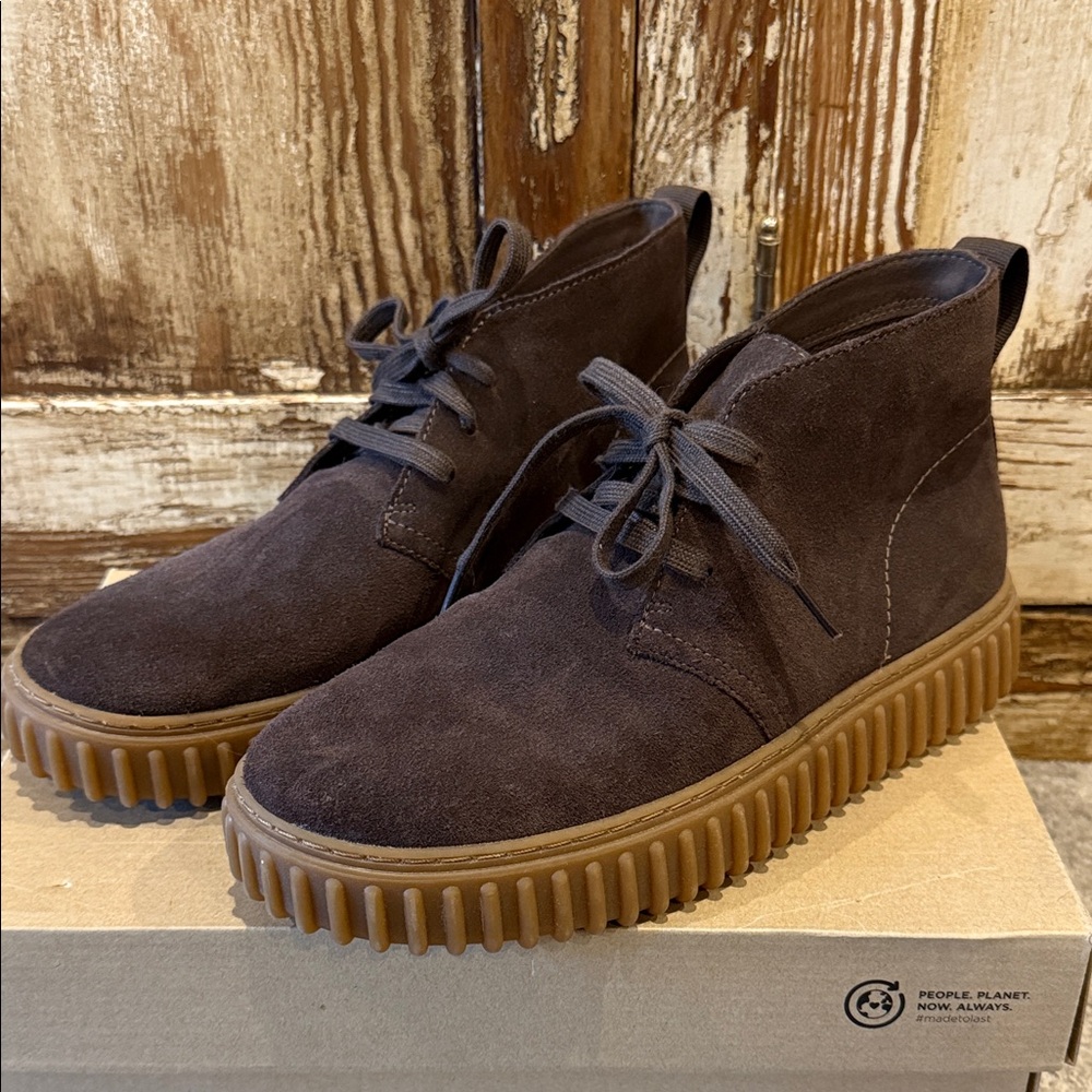NEW! Clarks Torhill Men's Dark Brown Suede Ankle Boots 8